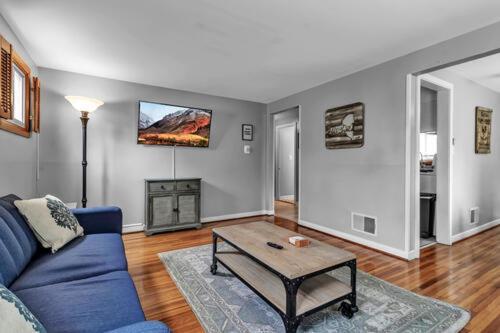 Gorgeous 2 Queen Bedroom Lower Apartment In North Buffalo With Free Driveway Parking Exterior foto